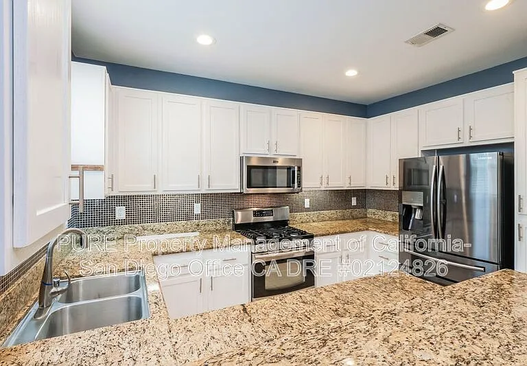 740 Mariposa Cir — Photo 9