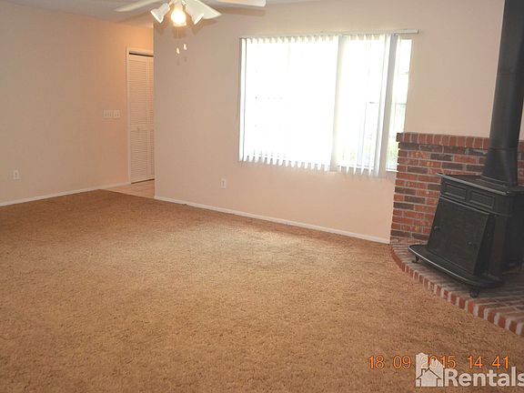 3rd image of 1046 Tompkins Dr