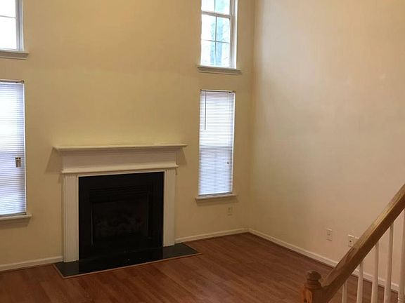 4th image of 11155 Saintsbury Pl