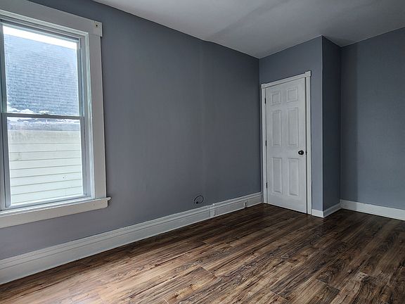 4th image of 426 Parkdale Ave Floor 2