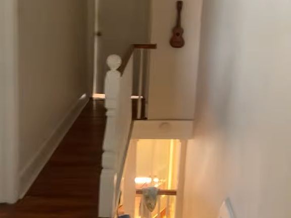 4th image of 405 Tree St
