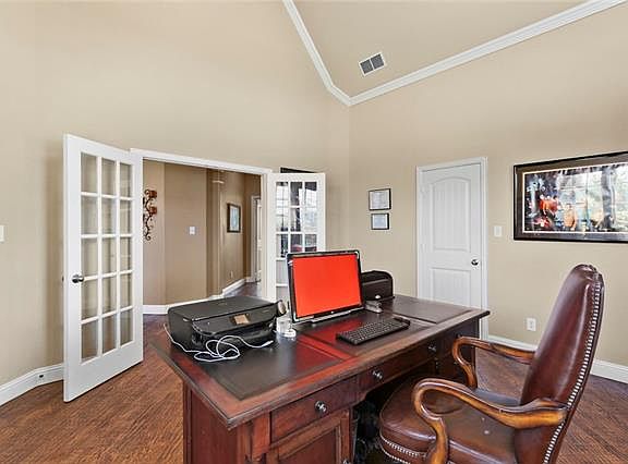5th image of 914 Lorene Dr
