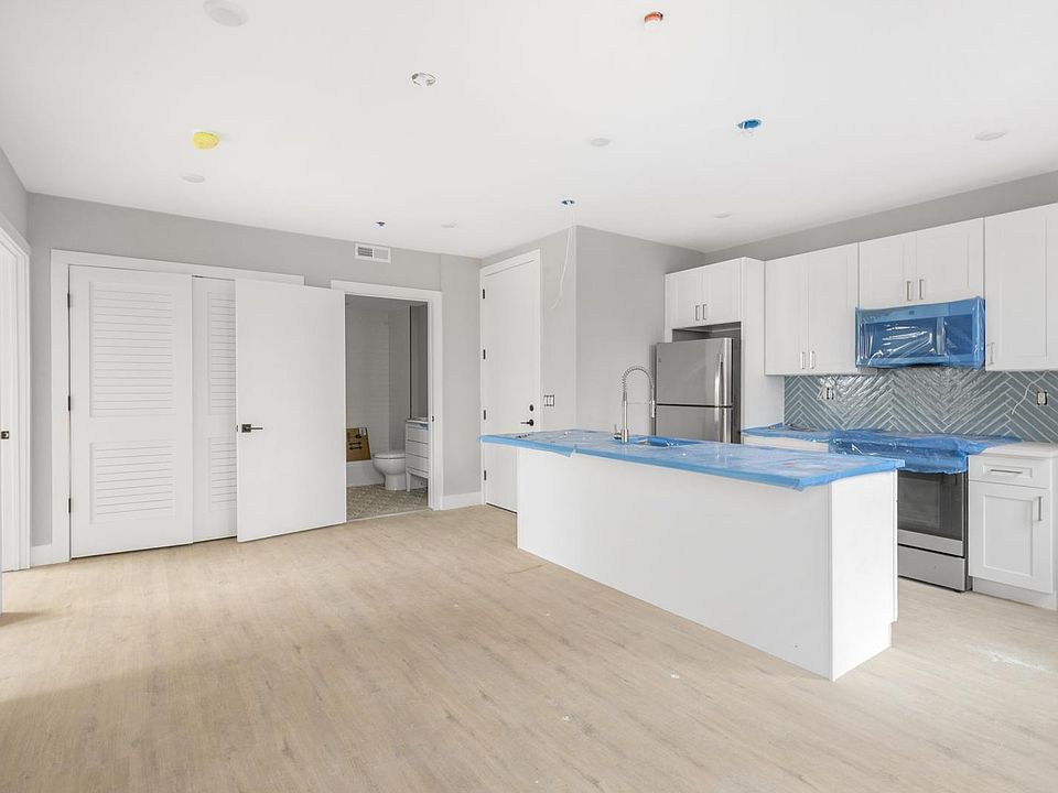 1st image of 1144 Frankford Ave #302