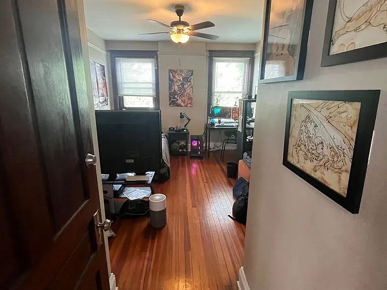 2215 Victor St — Photo 17
