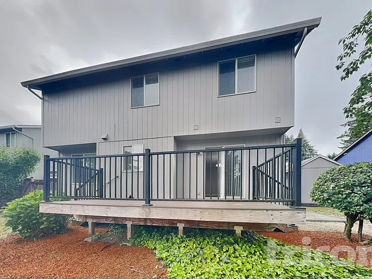 3402 NE 165th Ave — Photo 18