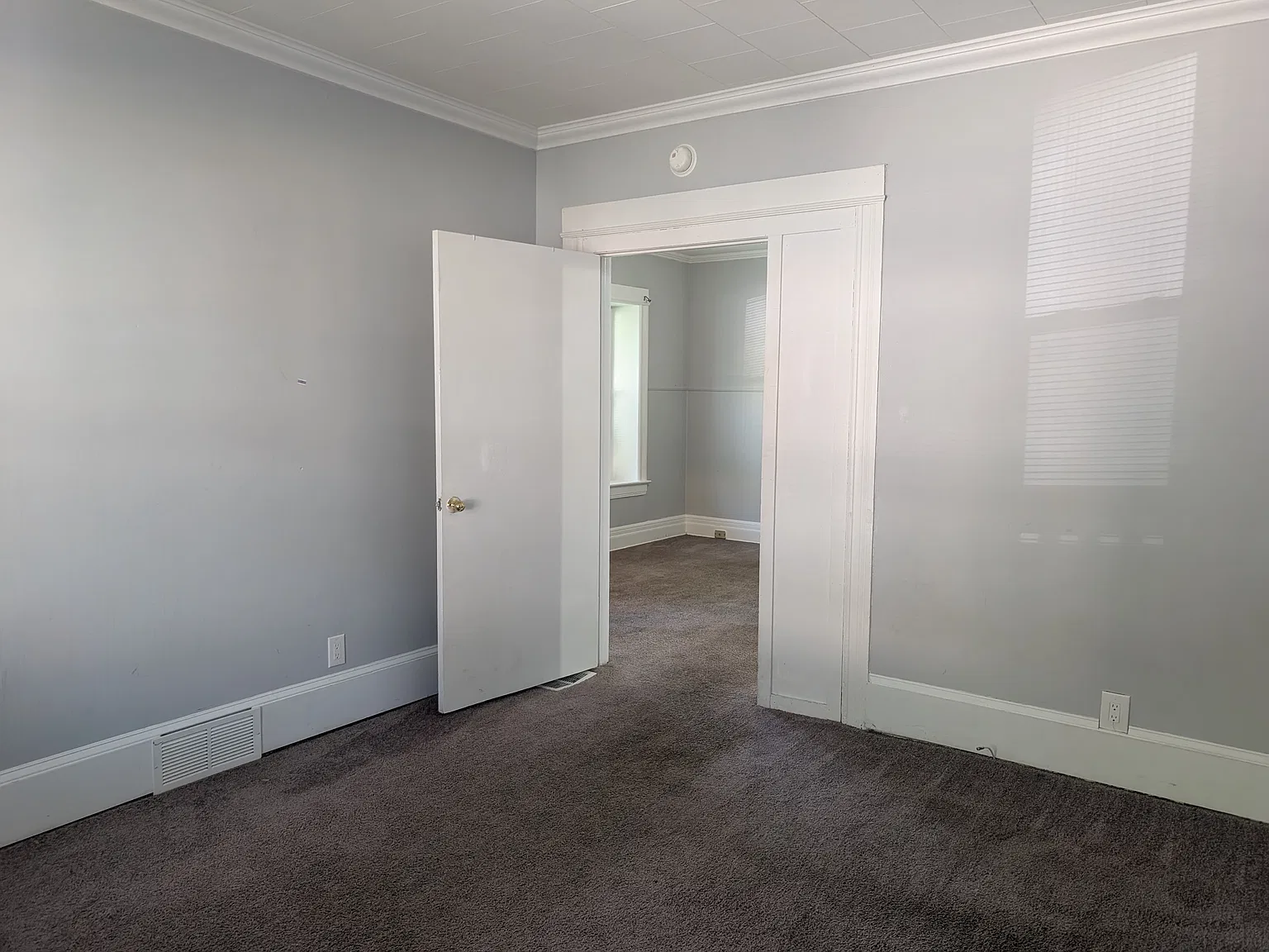 2 bed, 1050 sqft, $1,100 — Photo 4
