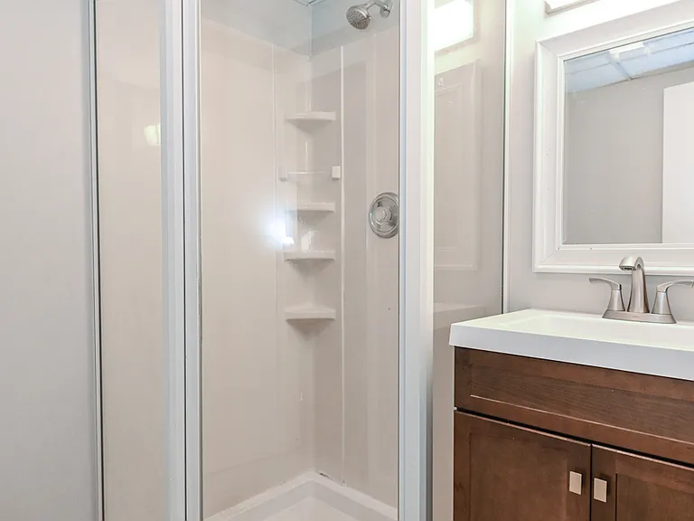406 Irwin Ln — Photo 30