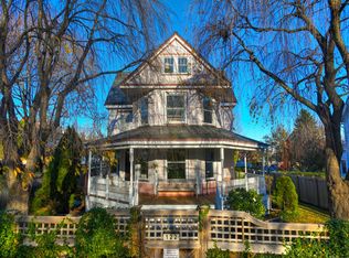 122 Stratfield Rd, Fairfield, CT 06825