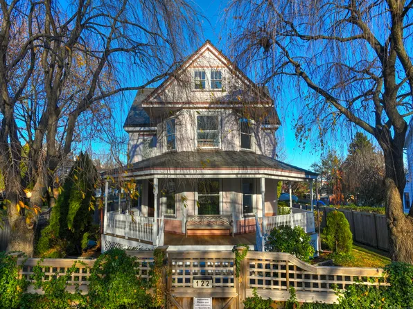 122 Stratfield Road, Fairfield, CT 06825