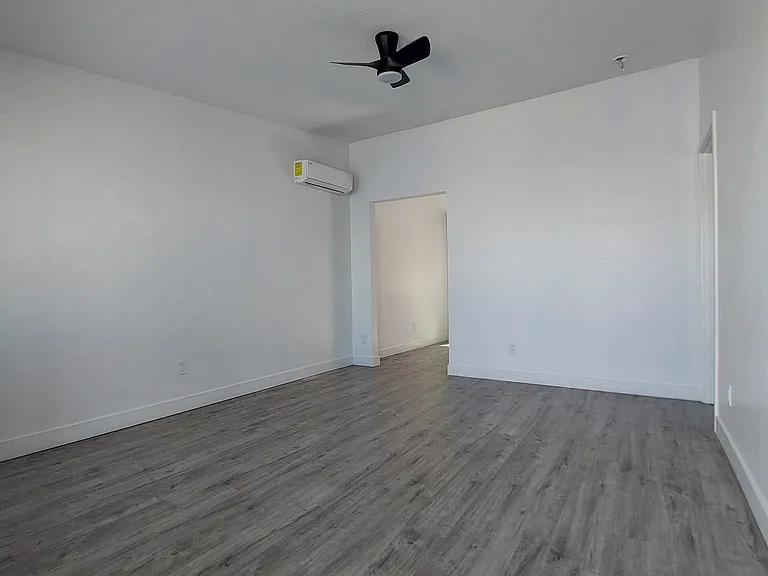 1917 E Monroe St #1 — Photo 2
