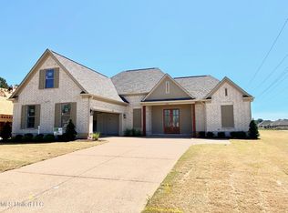 2959 Melanie Cv, Nesbit, MS 38651