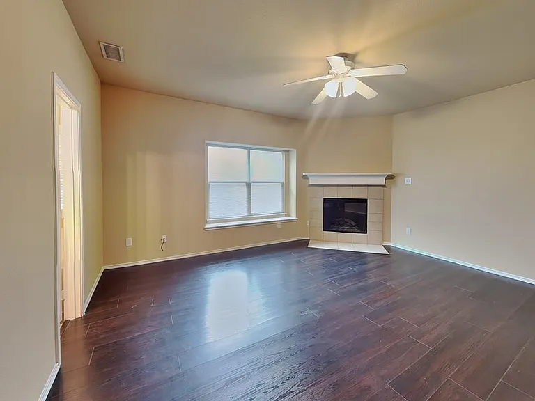 629 Saddleway Dr — Photo 7