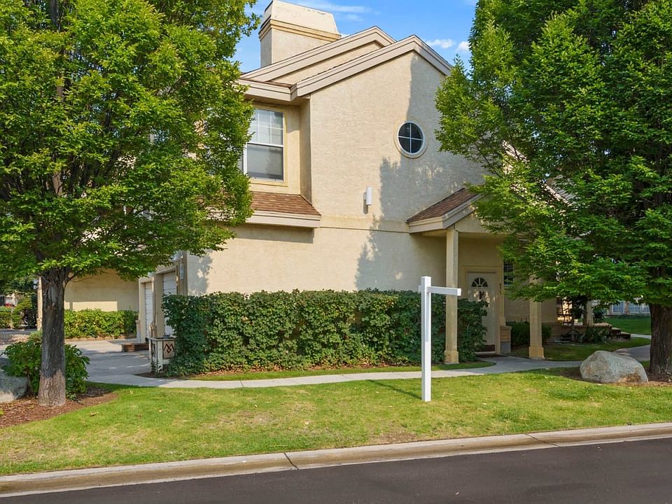 1st image of 572 E Briarsprings Cir