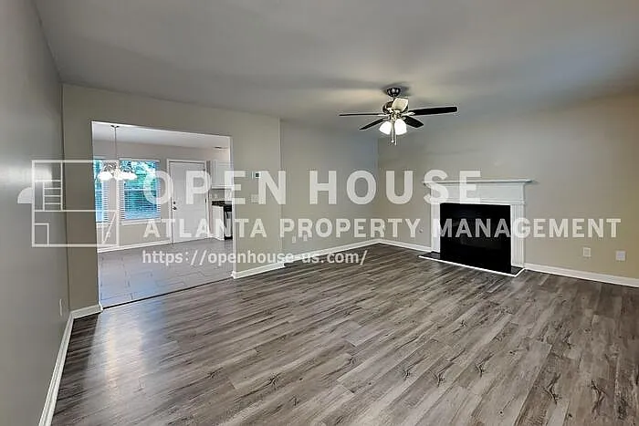 3 bed, 2.5 bath, 1432 sqft, $2,130 — Photo 4