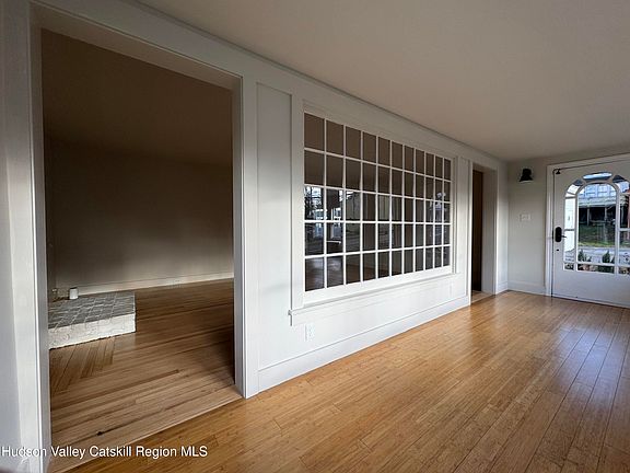5th image of 830 Union St #1