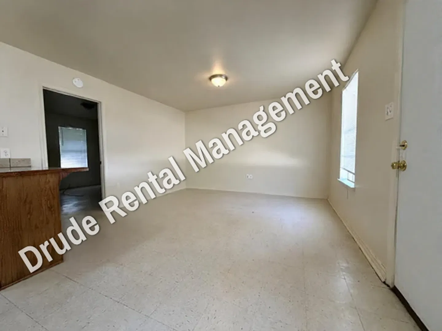 44068 South Baptist — Photo 4