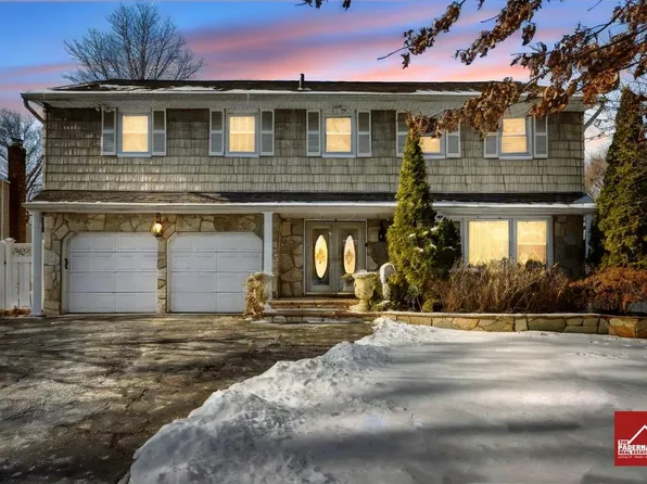 30 Lynwood Drive, Glen Cove, NY 11590