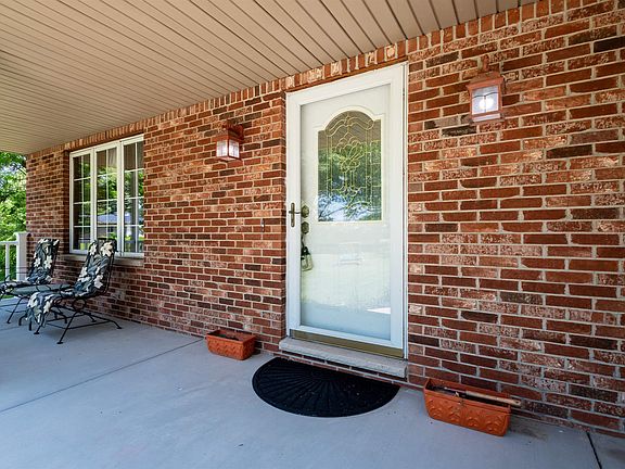 4th image of 450 Townhall Rd