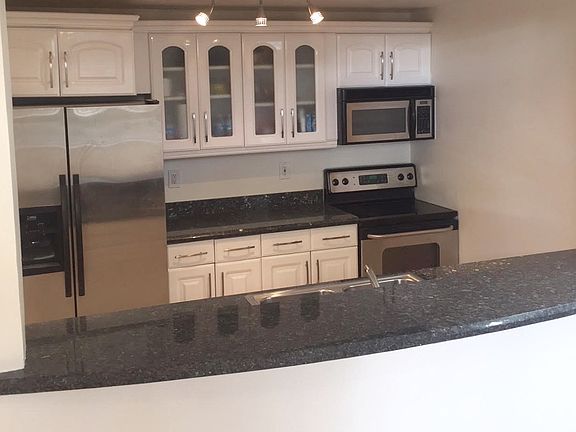 5th image of 802 Euclid Ave APT 102