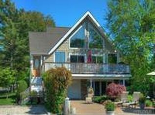 10 Anderson St, Center Moriches, NY 11934