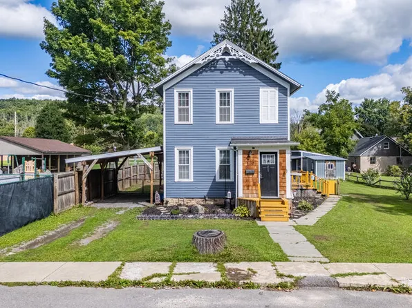 119 1st St, Elkland, PA 16920