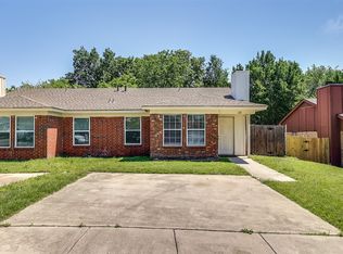 128 Oakwood Ln, Kennedale, TX 76060