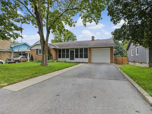 9 Parkside Dr, Tillsonburg, ON N4G 4A1