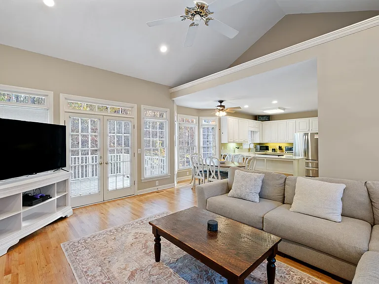 2293 Camden Dr SW — Photo 15