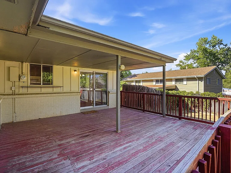 3260 E Maplewood Ave — Photo 35