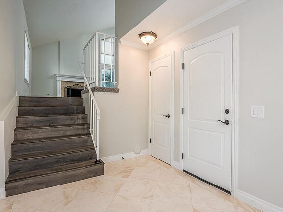 5th image of 626 White Oak Ln
