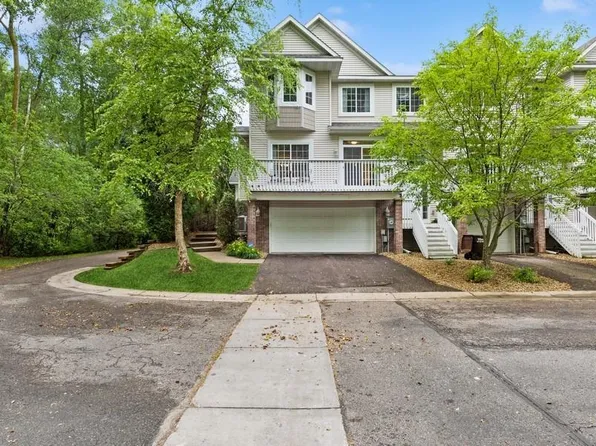 2320 Lower Afton Rd E Unit 424, Maplewood, MN 55119