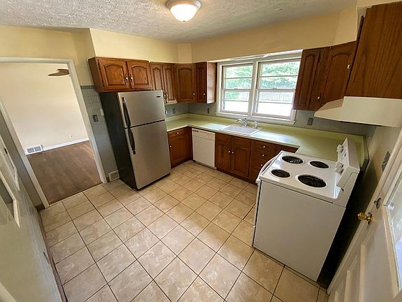 4th image of 213 E State Road 45 Byp