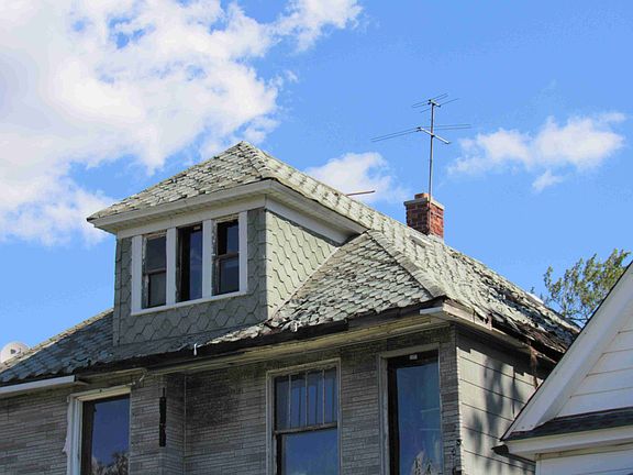 2222 Fairview