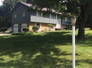 3 Mansfield Dr, Chelmsford, MA 01824