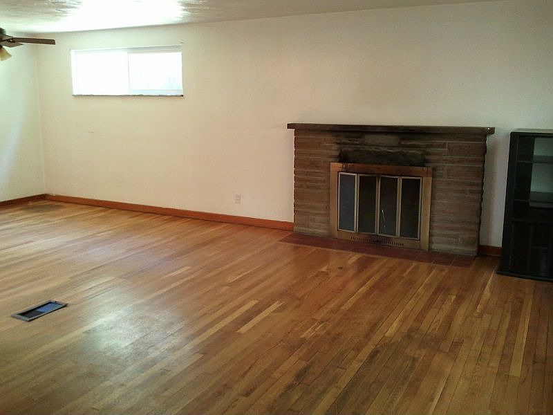 living room/dining room