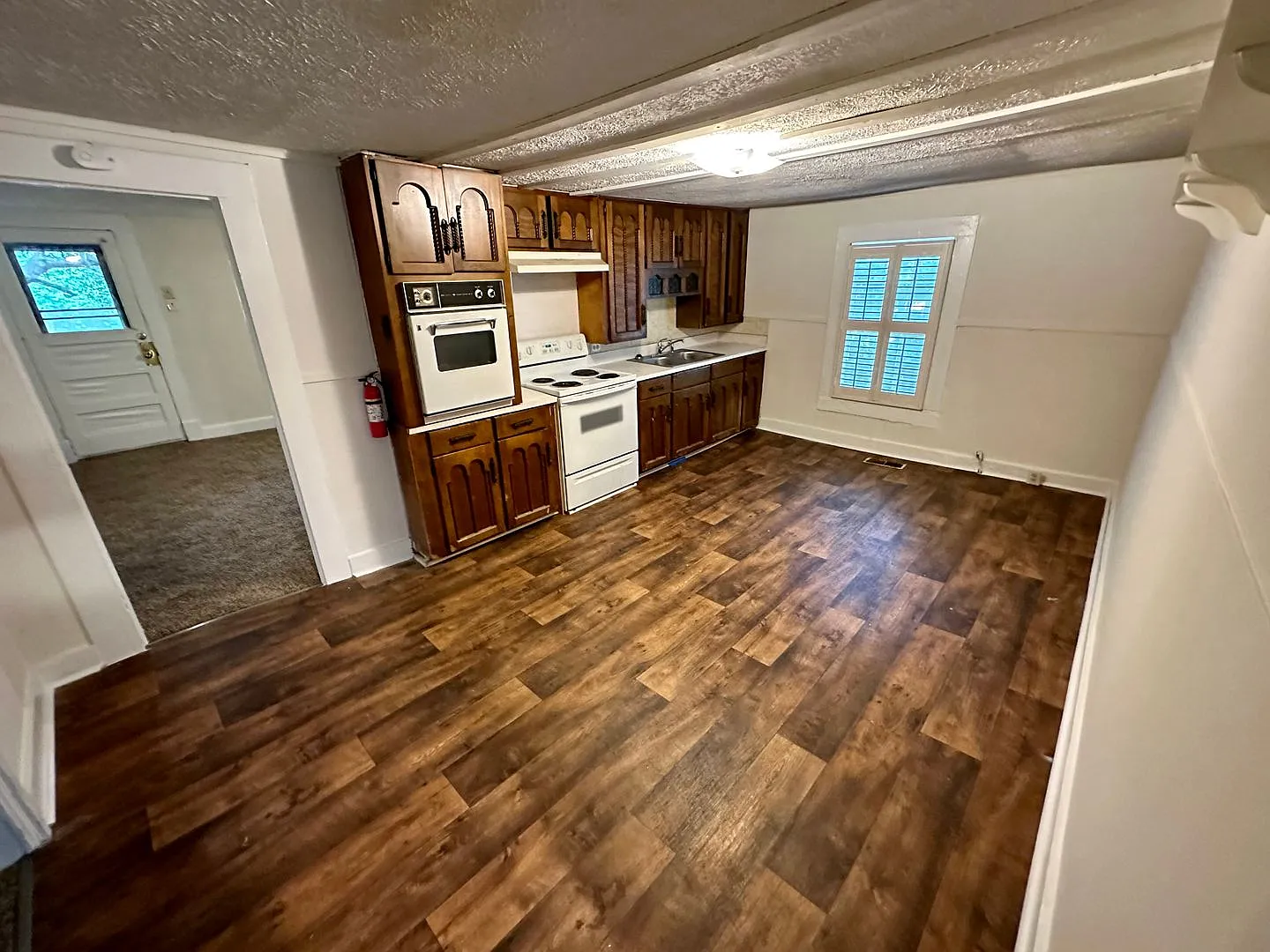 Fairview Drive 4334-4404 — Photo 4