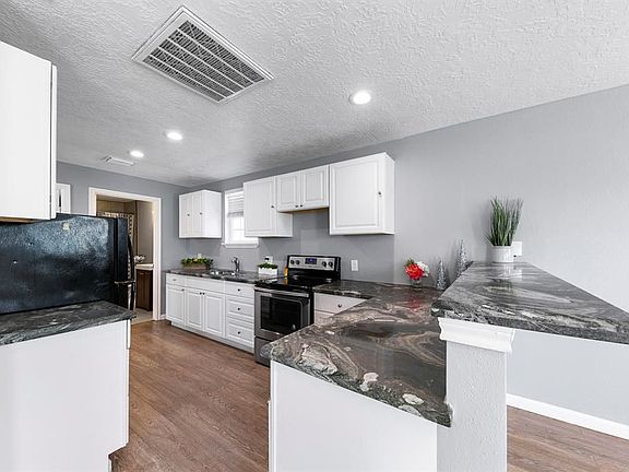 4th image of 5604 1/2 Los Angeles St