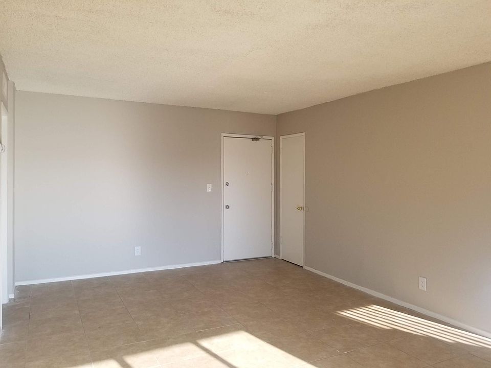 2nd image of 8070 Langdon Ave APT 310