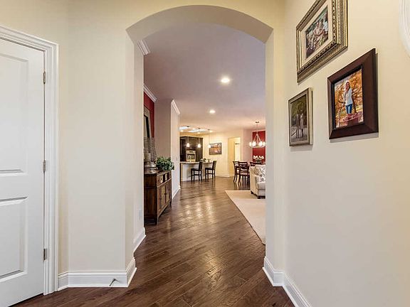 3rd image of 10312 Silverbell Dr