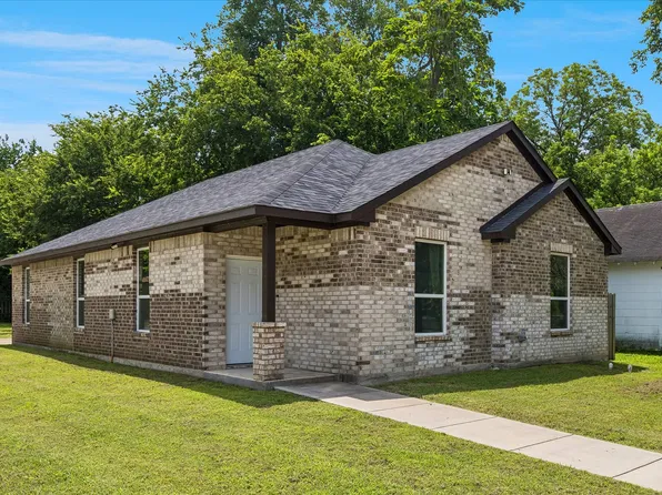 344 N Taylor St, Gainesville, TX 76240
