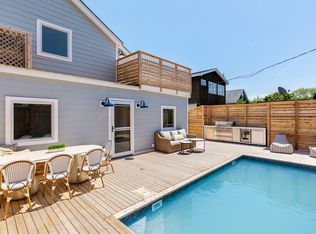 310 Wilmot Rd, Ocean Beach, NY 11770