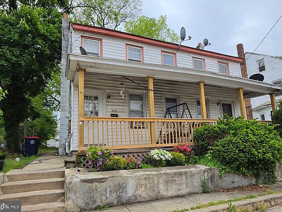 2nd image of 137 N Laurel St #139