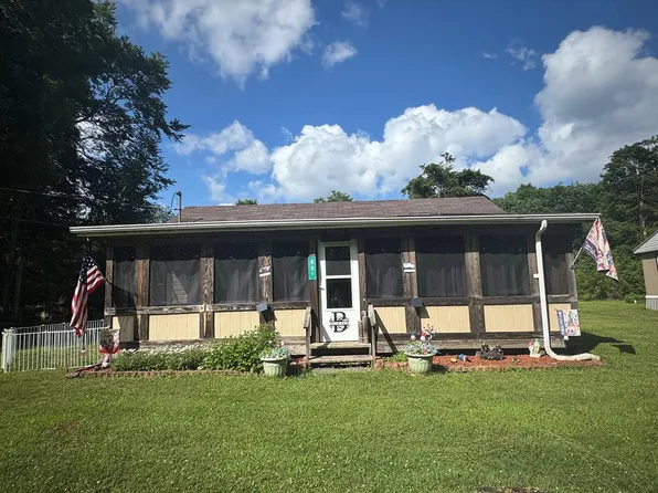 851 Cargo Ln, Marienville, PA 16239