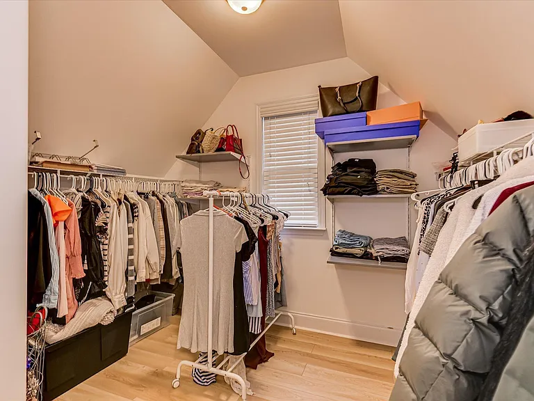 259 Wentworth Pl — Photo 34