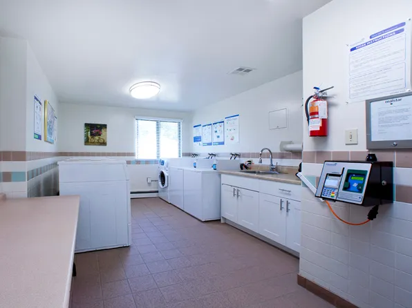 Mountain View Apartments, 222 9th St, Collingwood, ON L9Y 4L9