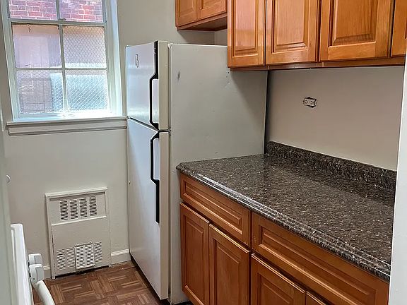 3rd image of 13740 45th Ave APT 4D