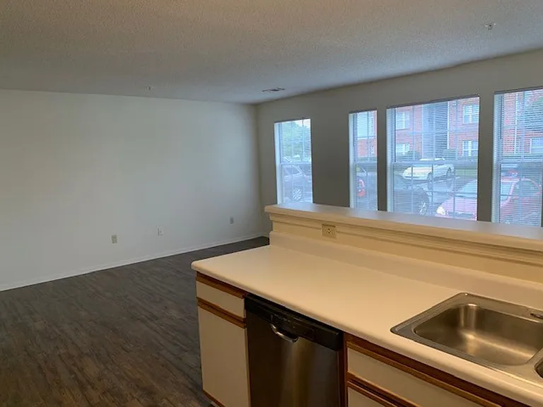 Hamilton at Turman Farms Apartments — Photo 35