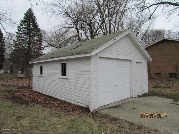 2nd image of 1645 Stanley Dr