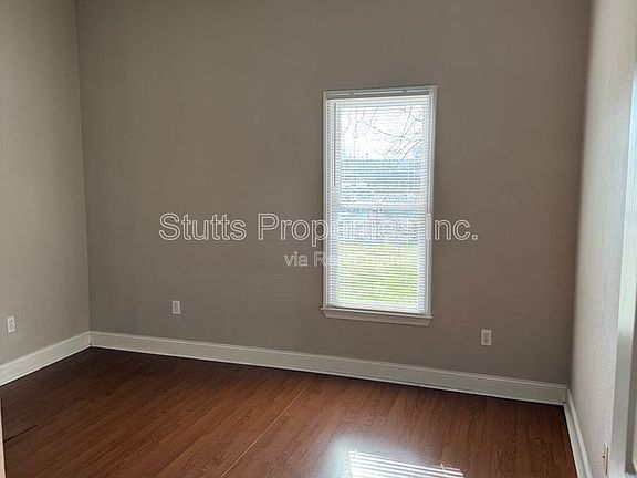 3rd image of 202 S Cave St #102