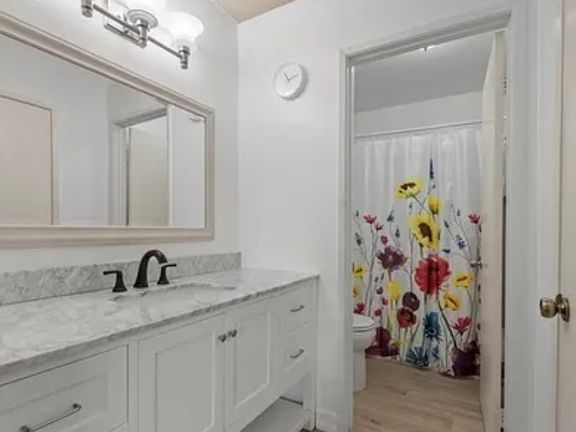 3rd image of 17920 River Cir APT 6